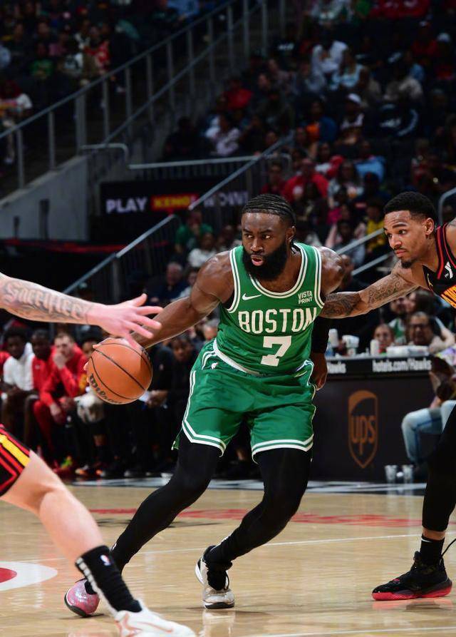 九游体育官网-塔图姆焦点对战，西亚卡姆与40激战老鹰分钟，夺冠胜负难料！-九游体育官网